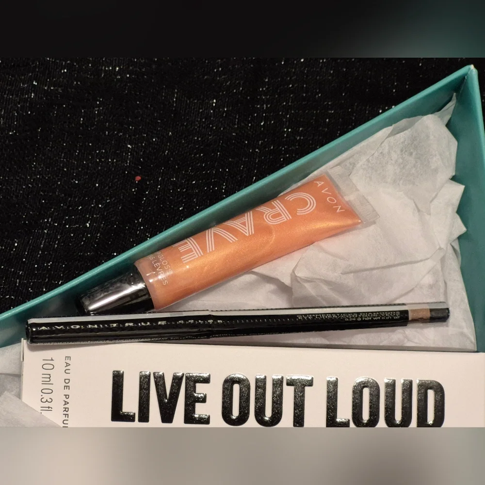 Avon 4-Piece Gift Set In 